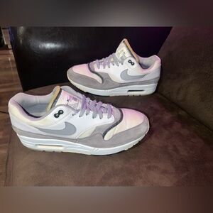 Nike Air Max 1 'Inside Out' sneaker in the White/Black/Wolf Grey men’s size 10